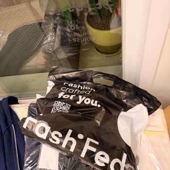 Lacoste Ürünlerinin Kirli Ve Özensiz Paketlenmesi