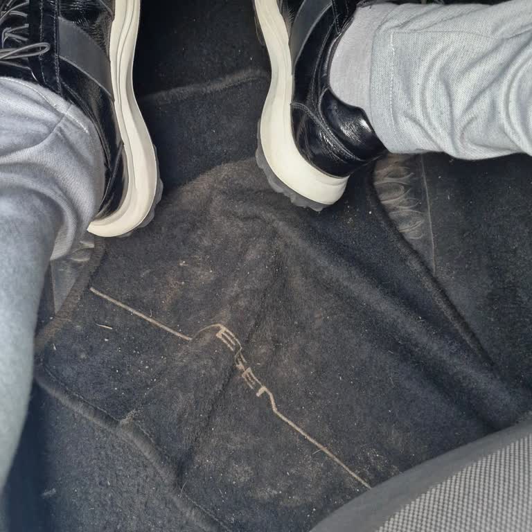 Avis Kiralanan Araç Kirli ve Cam Suyu Yok, 2.360 TL İade Talebi