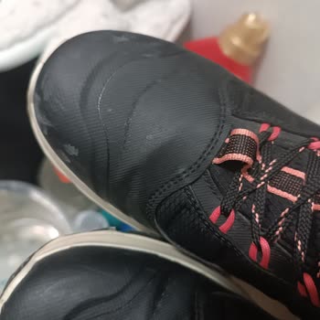 Decathlon Kadın Botunda Kısa Sürede Taban Sökülmesi Ve İç Tüylenme