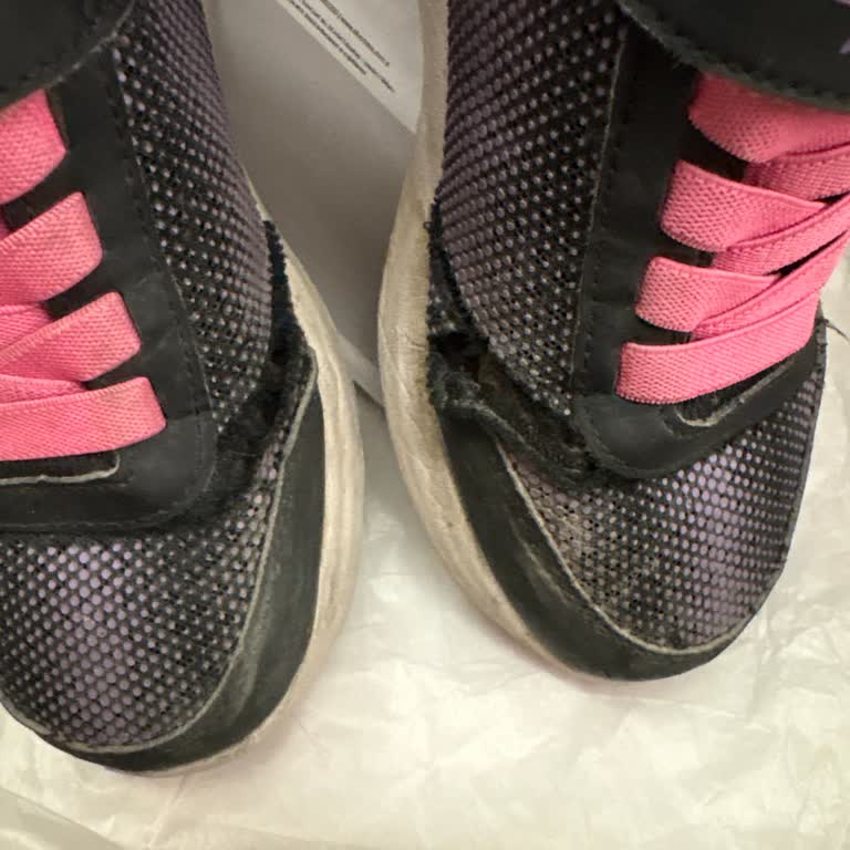 Skechers Çocuk Ayakkabısında Kısa Sürede Üst Kısım Yırtıldı Ve Su Geçirdi, Değişim Ve İade Talebi!