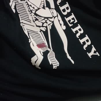 Mezatcidayi Sweat’in Üzerinde Bulunan Yazı Baskısında Kopmalar ve Deformeler Oluştu