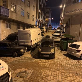 Sultançiftliği Mahallesinde Acil Durum Araçlarını Engelleyen Park Sorunu