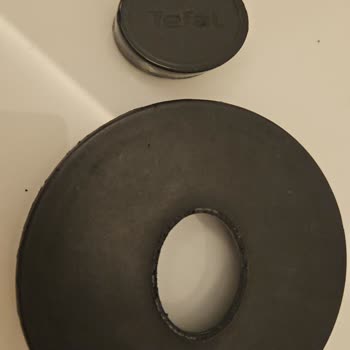 Tefal Çay Makinesinin Kapağının Sapı Beşinci Yılda Kırıldı Ücretsiz Parça Talebi