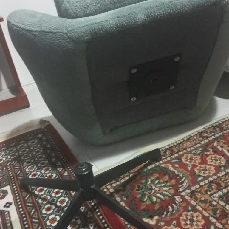 Teslim Edilen Koltuk Ayak Kırıldı, Firma İade Ve Sözleşme Feshi Talebini Reddetti