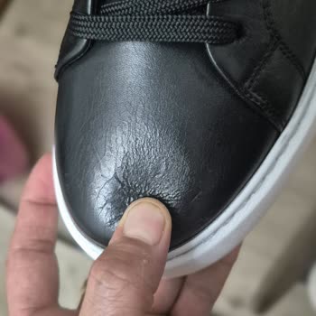 Defolu Ayakkabı İçin Mağaza Tarafından Tüketici Hatası İddiası Ve İade Reddi