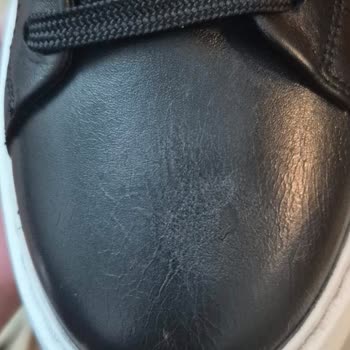 Defolu Ayakkabı İçin Mağaza Tarafından Tüketici Hatası İddiası Ve İade Reddi