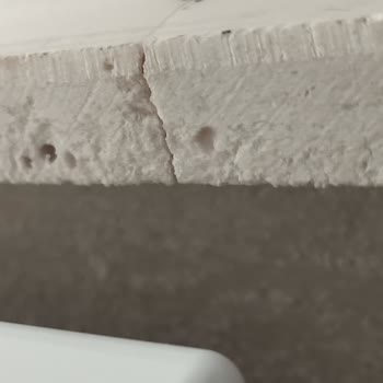 Deprem Konutunda Mutfak Tezgahı Hasarı Ve Oyalama Sorunu