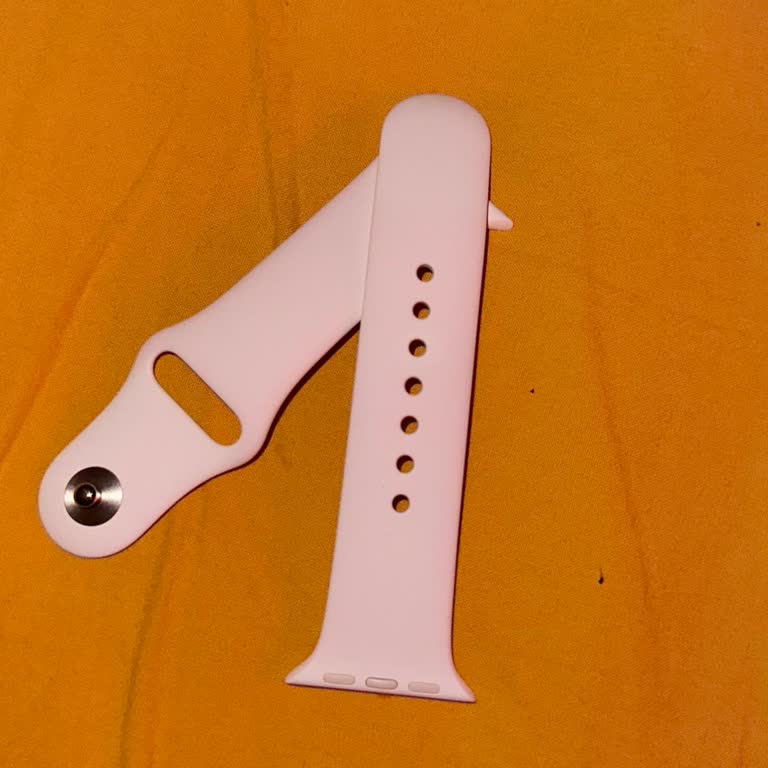 Apple Watch 11 Silikon Kordonunda Boya Lekesi Ve Ücretsiz Değişim İsteği