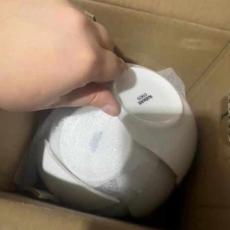 Kırık Çorba Kâseleri Ve Tatlı Tabağı İçin Mağazadan Kolay Değişim Talebi