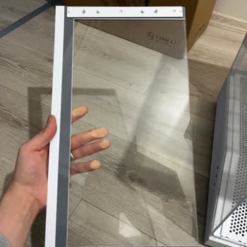 Yanlış Montajlı Cam Paneli Ve Cevapsız Destek Nedeniyle Kasa Değişimi Gerekiyor