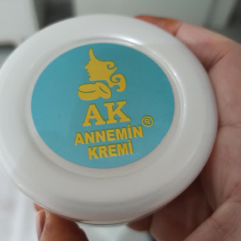 Hamileler İçin Güvenli Olduğu Söylenen Yüz Kreminde Arbutin Bulunması Nedeniyle İade Talebi