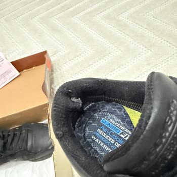 Boyner’den Kalitesiz Skechers Ayakkabı İç Astarı Yırtılması Ve Tam İade Talebi