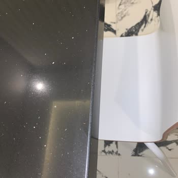 Belenco Kuvars Tezgahındaki Lekeli Ve Düzensiz Yüzey İçin Acil İnceleme Ve Çözüm Talebi