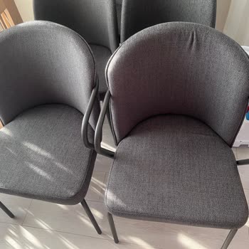 Defolu Sandalyeler İçin Sıfır Değişim Talebi