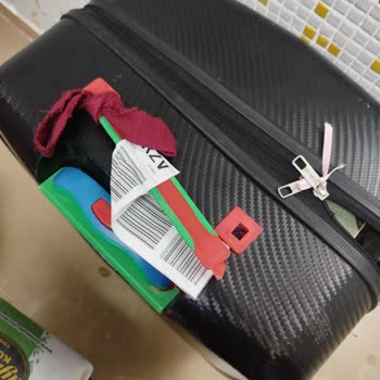 Gecikmeli Uçuşta Valiz Hasarı