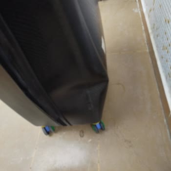 Gecikmeli Uçuşta Valiz Hasarı