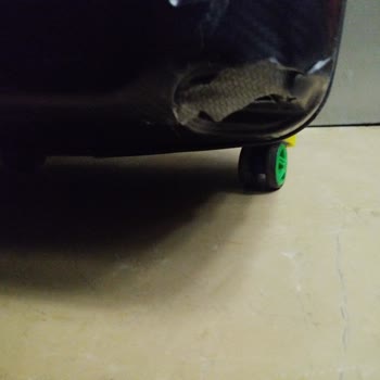 Gecikmeli Uçuşta Valiz Hasarı