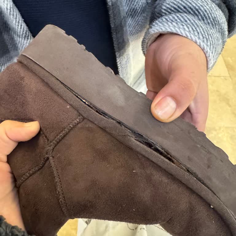 İstanbul Metrogarden AVM Bambi Mağazasındaki Botun Tabanı Düşmesi Ve İade Talebi