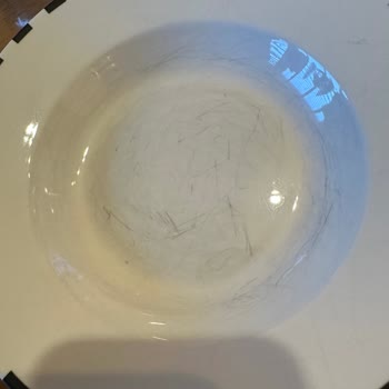 Karaca Tabaklarda Soyulmalar ve Yüzeyde Çatlak Görünümler Oluştu