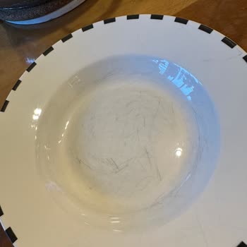 Karaca Tabaklarda Soyulmalar ve Yüzeyde Çatlak Görünümler Oluştu