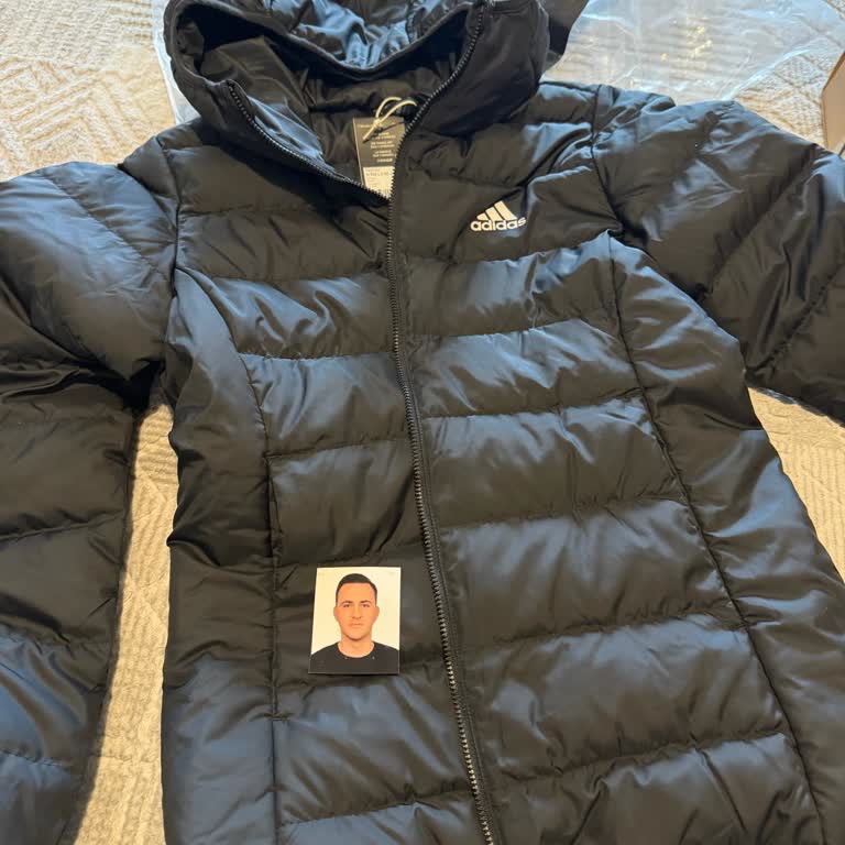 Geç Teslimat, Kötü Koku Ve Başkasına Ait Vesikalık Şikayeti