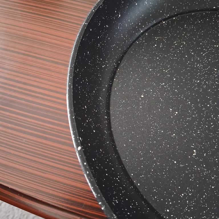 Taç Markasının Granit Tava Ve Tencere Setinde Erken İç Kaplama Soyulması