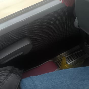 Araç İçindeki Kötü Koku, Gürültü Ve Çalışmayan Prizle Rahatsız Edici Yolculuk