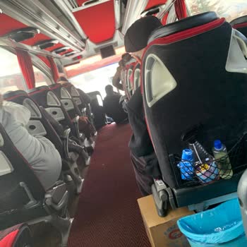 Kalorifer Çalışmayan, Kirli Ve Gürültülü Otobüste Üşüyen Yolcuların Mağduru