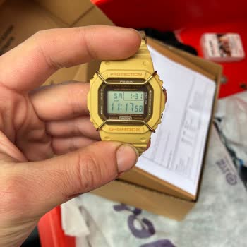 Yeni Satılan Saatin Çizik Kapak Ve Soluk Ekran Şikayeti