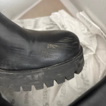 Nine West Kısa Sürede Deforme Olan Bot İçin Ücret İadesi Talebi