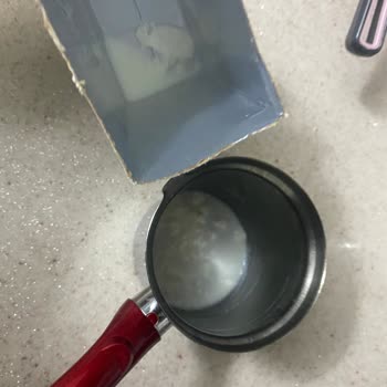 Yörsan Bozulmuş Süt Ve Saygısız Market Tutumu İçin Ücret İadesi Talebi