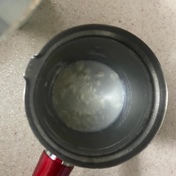 Yörsan Bozulmuş Süt Ve Saygısız Market Tutumu İçin Ücret İadesi Talebi