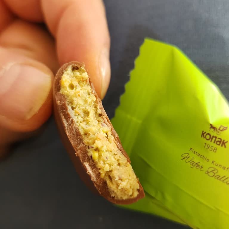 Koli Hazırlığı Düzensiz Ve Antep Fıstıksız Çikolata