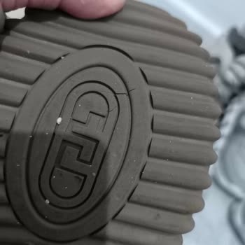 MP Ayakkabı Mağazası'nda Guja Botta Taban Çatlakları Ve Su Sızması Nedeniyle Değişim Talebi