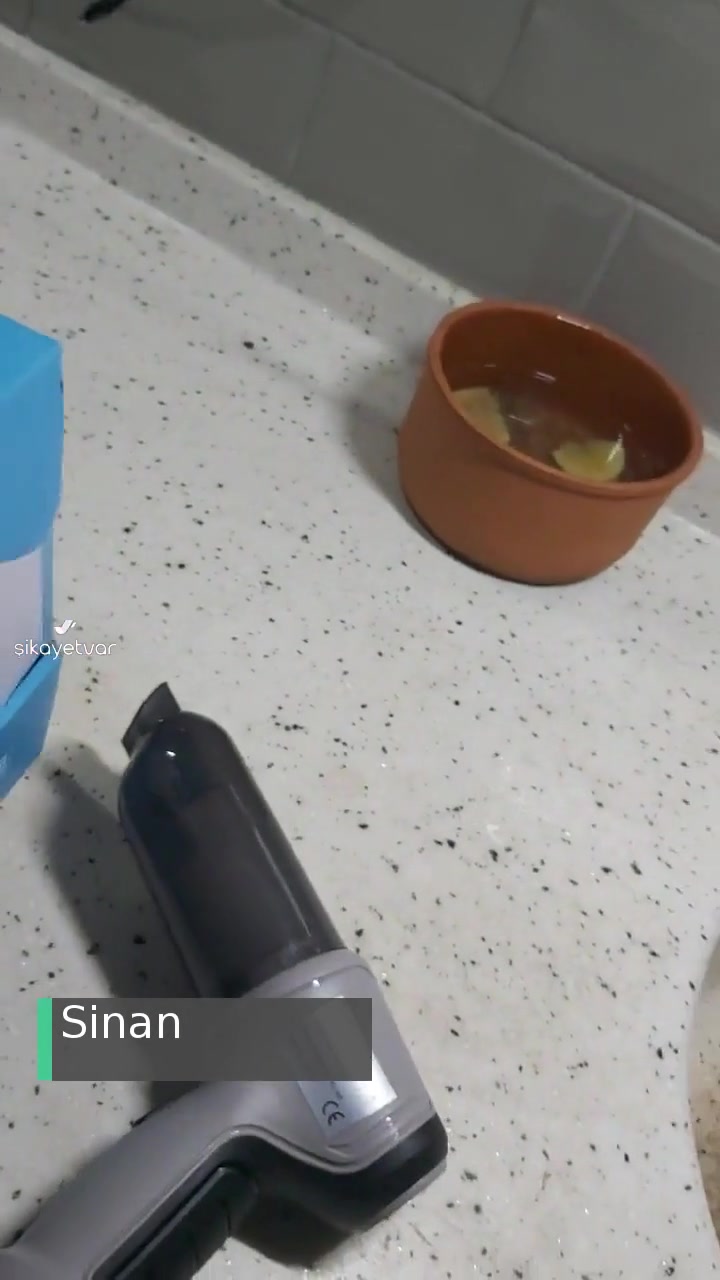 Güçlü Diye Satılan Araç Süpürgesi Tamamen İşe Yaramaz videonun kapak resmi