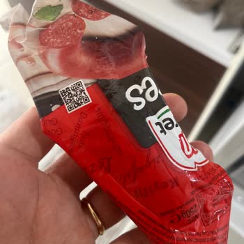 Maret Sucuğunda Yabancı Madde Diş Kırılmasına Neden Oldu