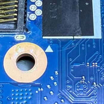 Kutudaki Yırtık Ve Su Hasarı İddiasına Yanıt Olarak Ürün Değişimi Talebi