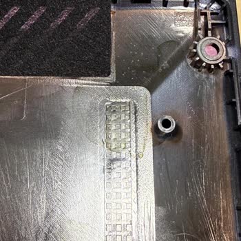 Kutudaki Yırtık Ve Su Hasarı İddiasına Yanıt Olarak Ürün Değişimi Talebi