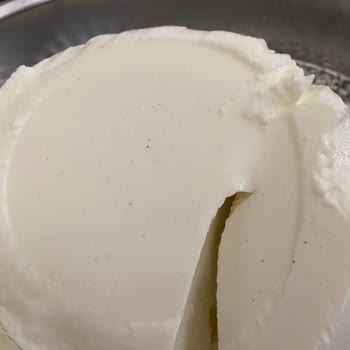 BİM Dost Yoğurtta Hijyen İhlali Ve Sağlık Endişesi