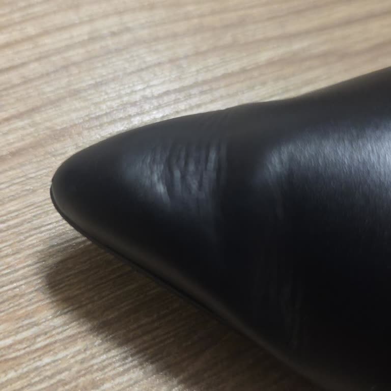 Ayakkabının Ön Burunda Boğum Oluştu, Üç Kez Kullanıldı Değişim Talebi