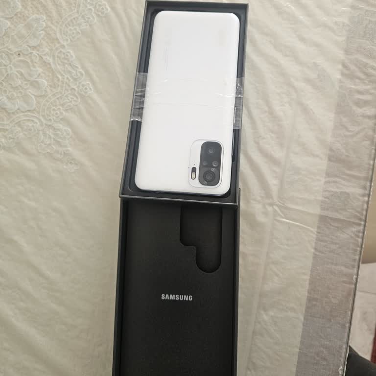 Sipariş Edilen Samsung Galaxy S25 Ultra Yerine Yanlış Redmi Telefon Gönderildi