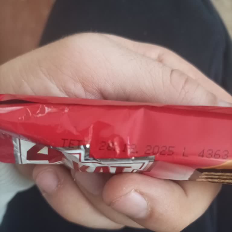 Geçmiş Tarihli Çikolata Satışı İnsan Sağlığına Tehdit