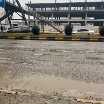 Gaziantep Şehitkamil Yolundaki Sürekli Çukurlar Ve Çökme Tehlikesi İçin Acil Çözüm Talebi