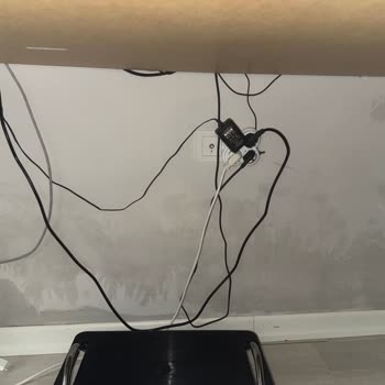 Klimadan Duvara Su Sızması, Montaj Hatası Ve Yetkili Servisin Tehditkar Ücret Talebi