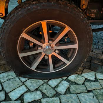 Fabrika Hatası: Fren Vidasi Düşüp Jant Çatladi, Garanti Kapsamında Onarım Talebi