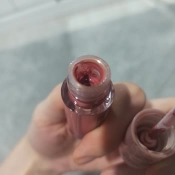 Flormar Mood Booster Likit Allıkta Renk Değişimi Ve Kaşıntı Şikayeti