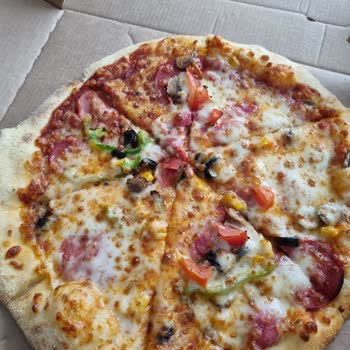 Bol Malzemeli Pizza Eksikliği Ve Şube İlgisizliği