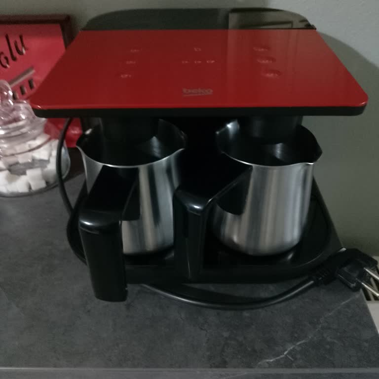 Bursa Yunuseli’de Sürekli Voltaj Düşüklüğü Nedeniyle Yanan Kahve Makinesi