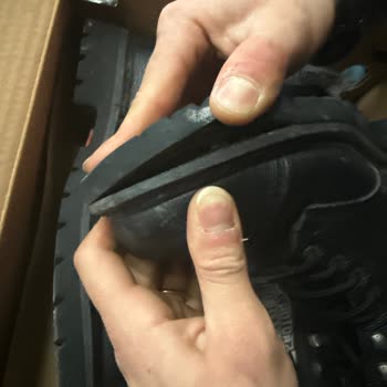 Dgn Botun Tabanı Ayrıldı, Mağaza Ve Müşteri Hizmetleri İlgisiz Ve Saygısız