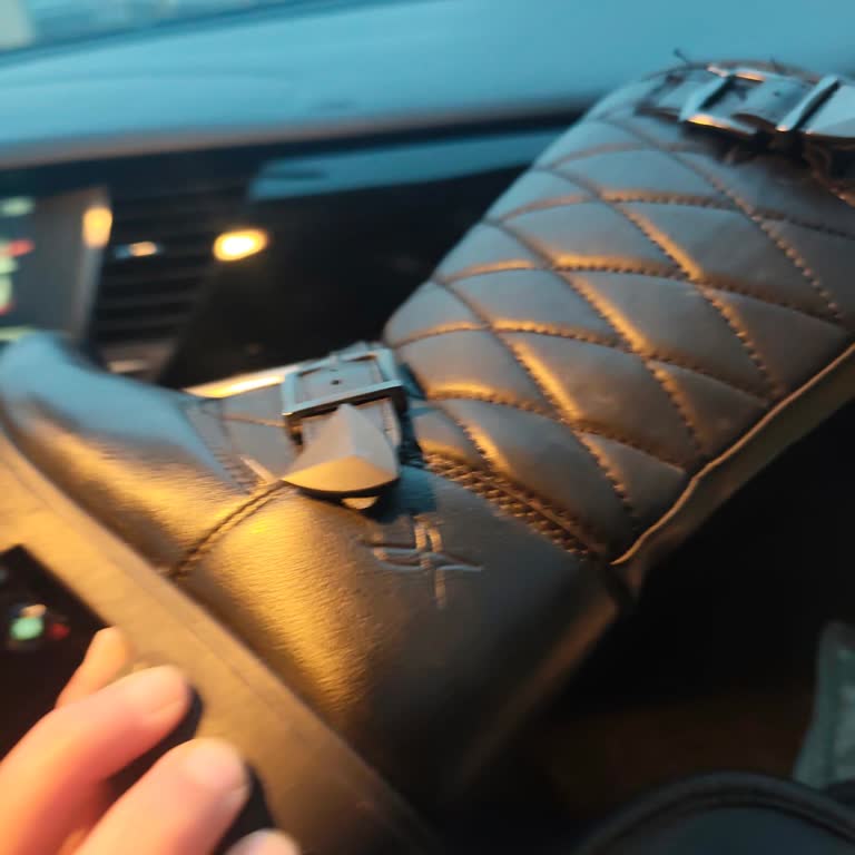 FLO Mağazasında Su Alan Bot Ve Garantisiz Satış Şikayeti